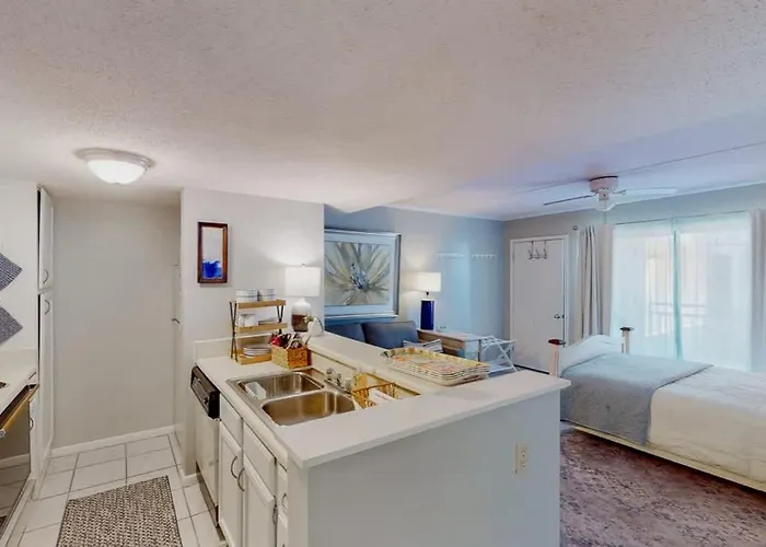 Beachfront Complex Sugar Sleeps 4 * Gulf Shores