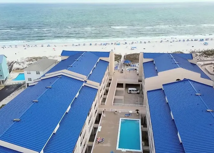 Beachfront Complex Sugar Sleeps 4 Holiday home