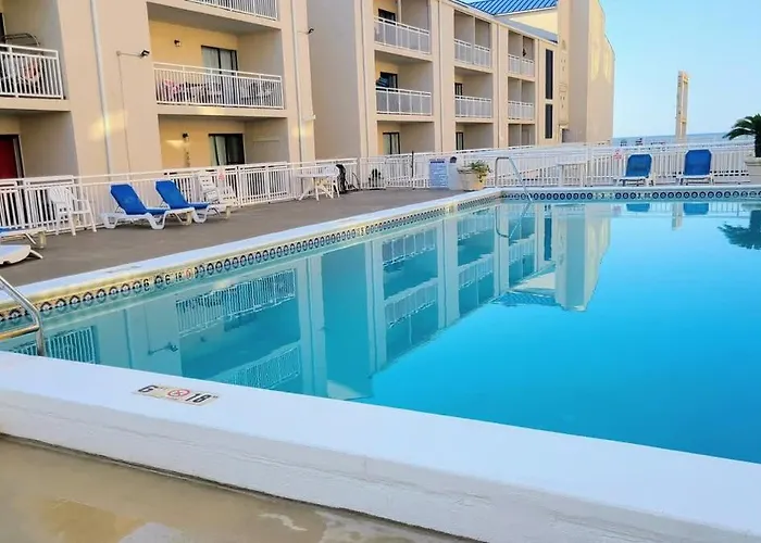 Beachfront Complex Sugar Sleeps 4 Holiday home